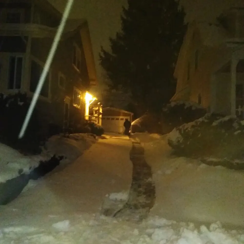 Professional yard maintenance for residential properties in Nashua, NH by Nashua Trashmasters