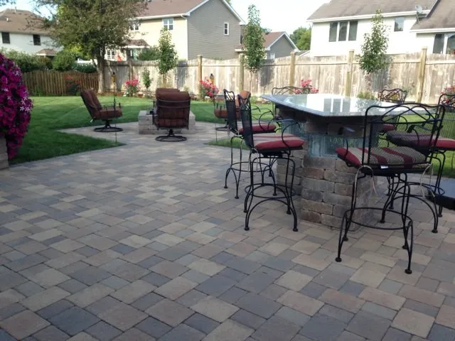 Top-rated lawn care service in Roscoe, IL by Nason's Landscaping