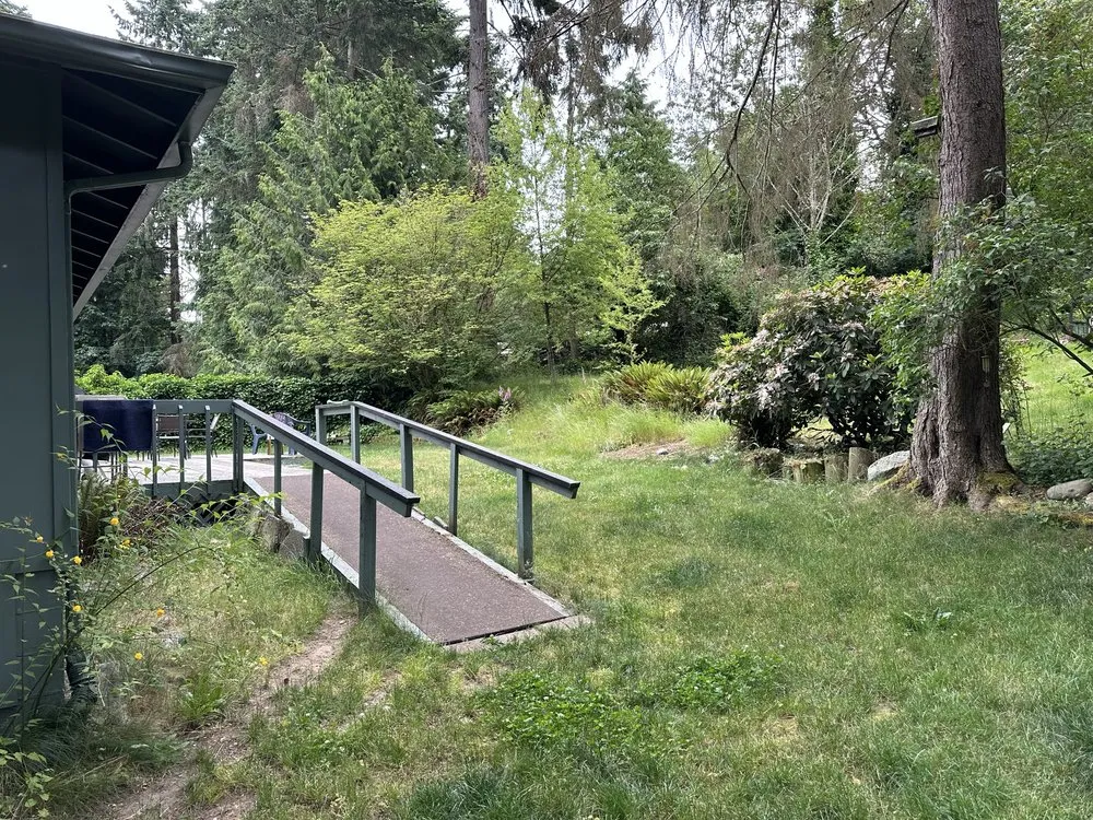 Professional yard cleanup service experts serving Kent, WA - NasyAngels Landscaping