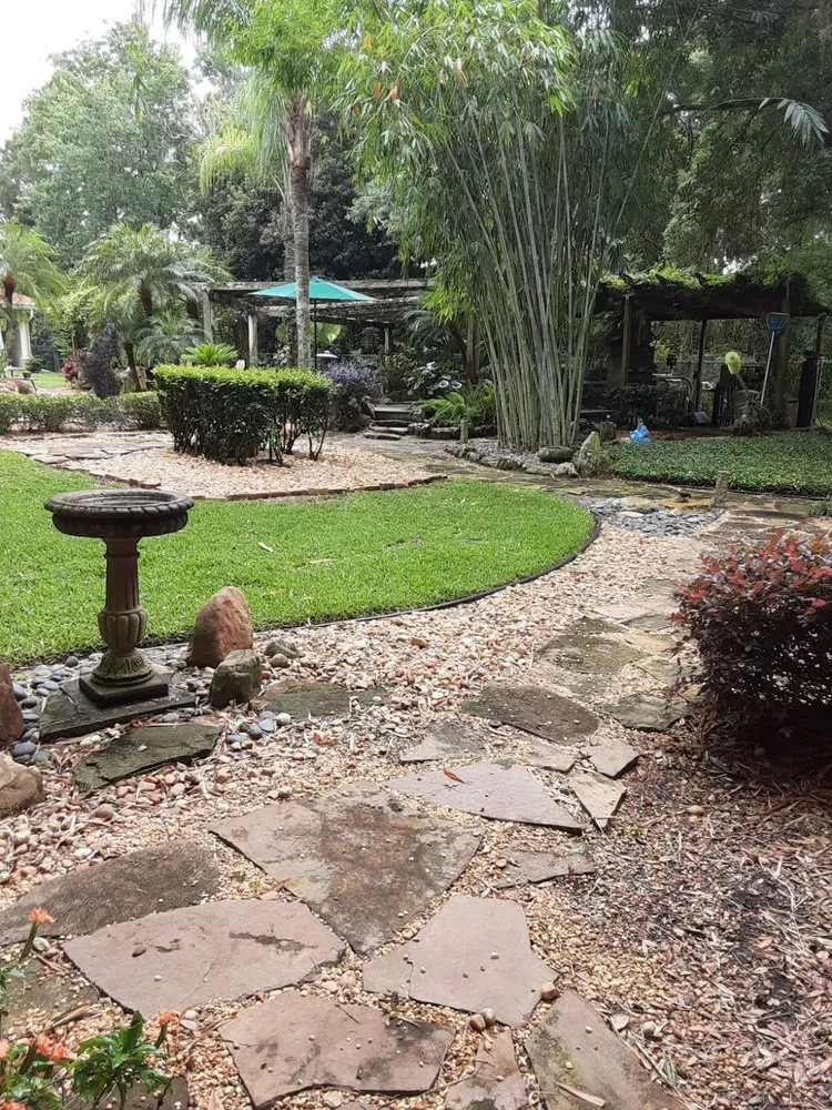 Professional lawn care service experts serving Alafaya, FL - Nata & Alex Landscaping