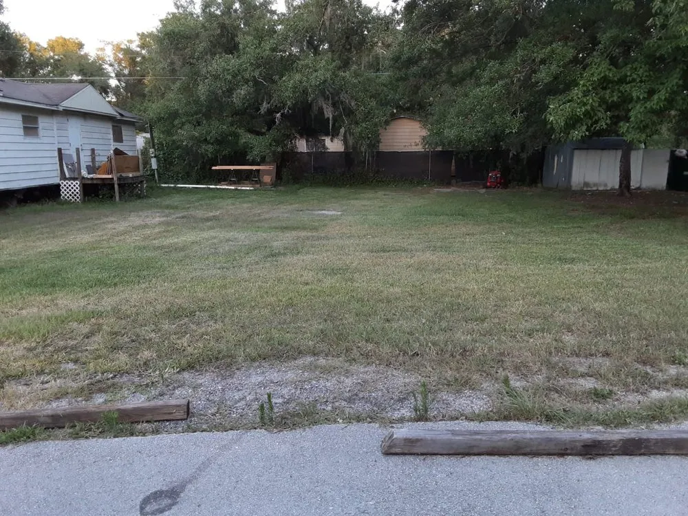 Custom residential landscaping in Alafaya, FL - Nata & Alex Landscaping