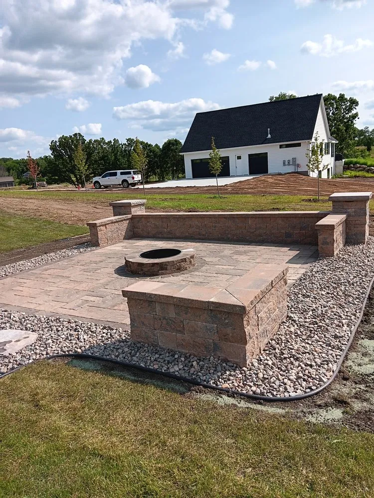Top-rated yard maintenance in Lakeville, MN by Nate's Custom Patios