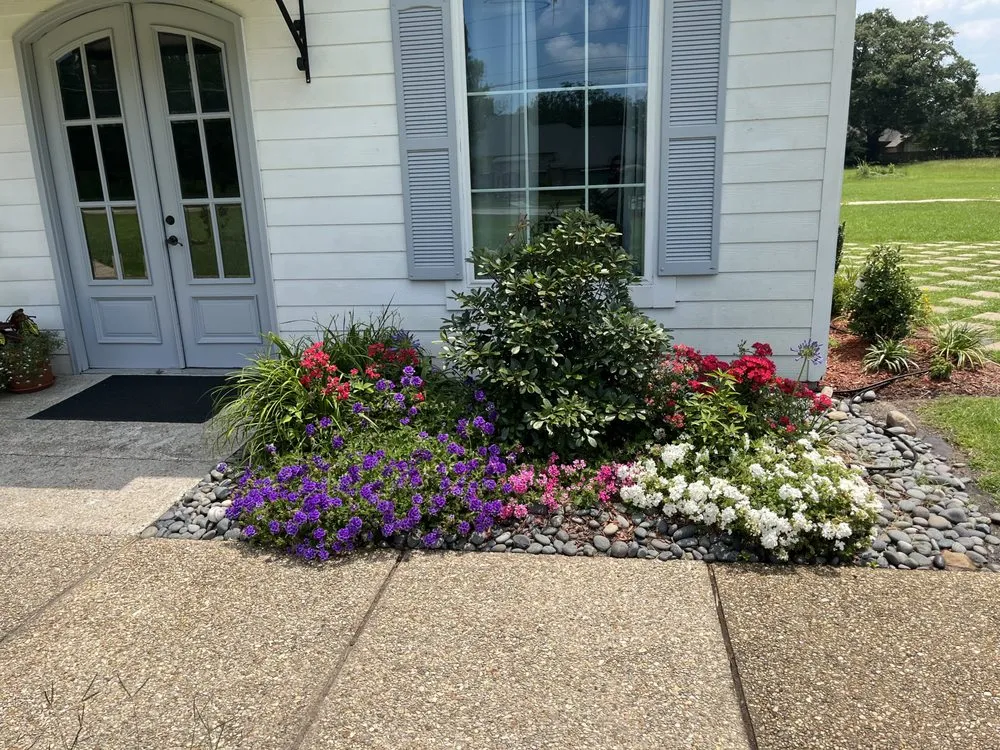 Affordable lawn mowing service in Baton Rouge, LA by Nate’s Landscaping Environment