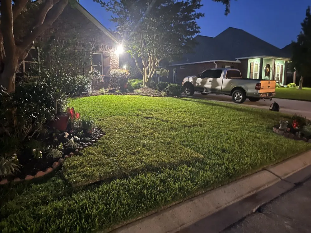 Local yard cleanup service for residential properties across Baton Rouge, LA - Nate’s Landscaping Environment