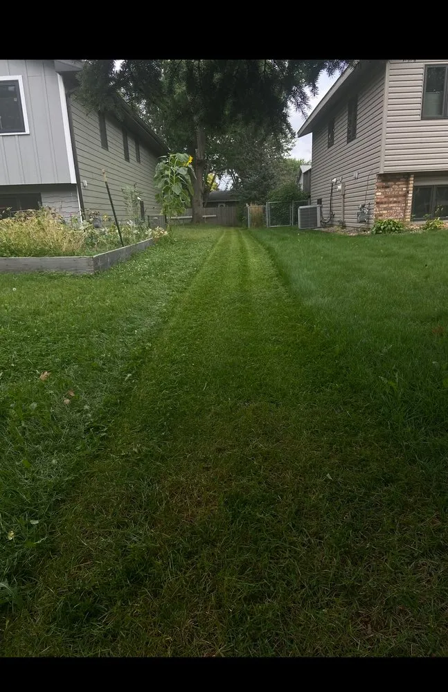 Trusted lawn mowing service in Brooklyn Park, MN by Nate’s Lawn Service