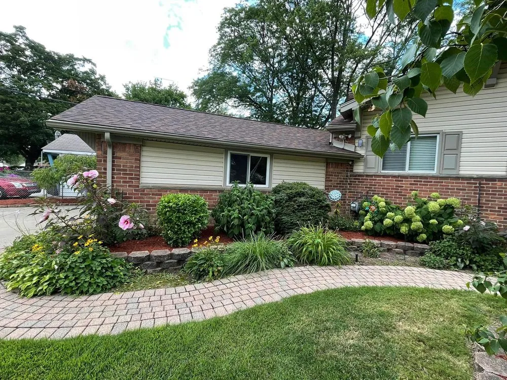 Custom lawn care service in Livonia, MI - Nate's Outdoor Services