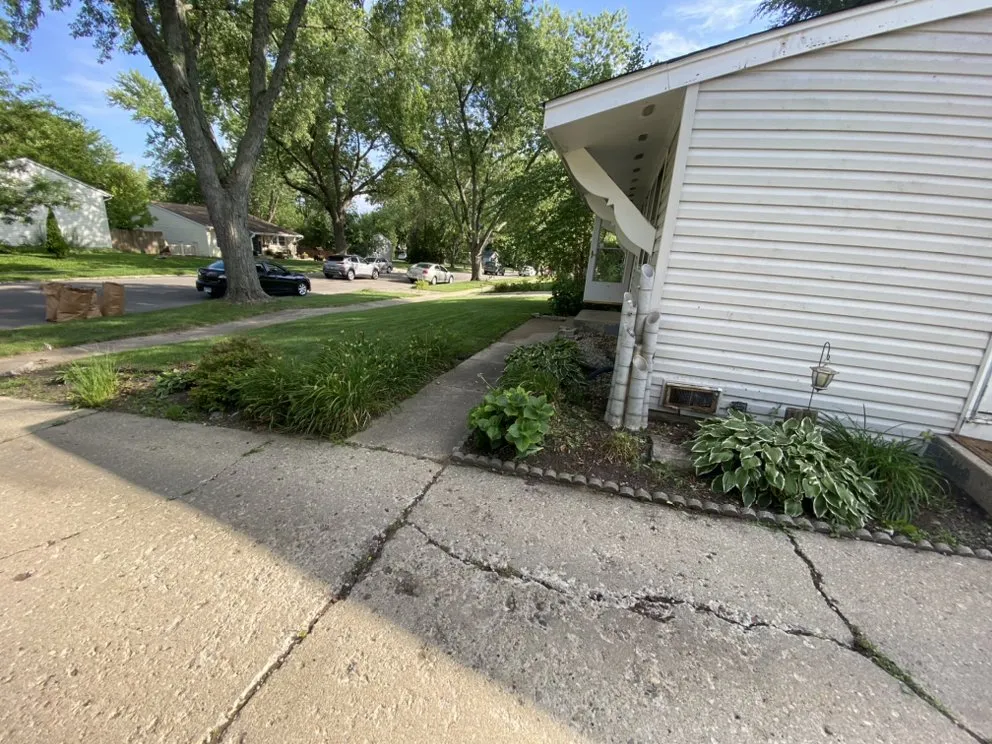 Affordable residential landscaping in Algonquin, IL by Nate’s Quality Lawn Care Services