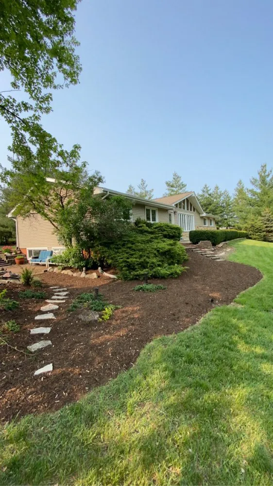 Custom garden landscaping experts serving Algonquin, IL - Nate’s Quality Lawn Care Services