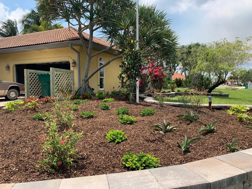 Professional yard cleanup service in Vero Beach, FL - NatEv Life