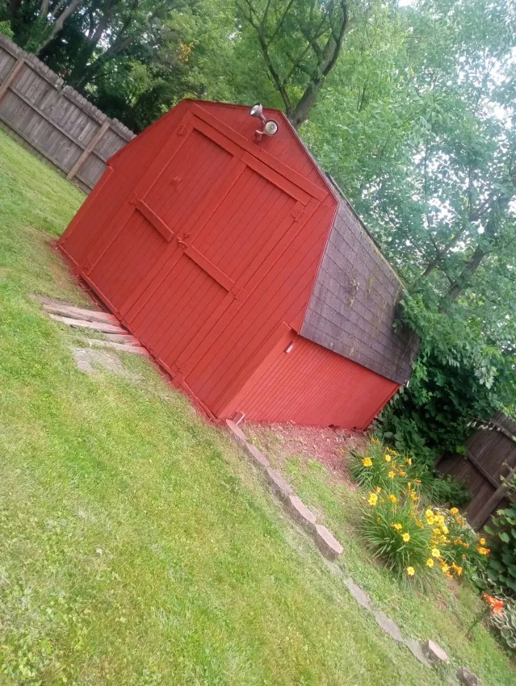 Custom yard cleanup service for year-round maintenance across Warren, OH - Nathans Landscaping and Construction