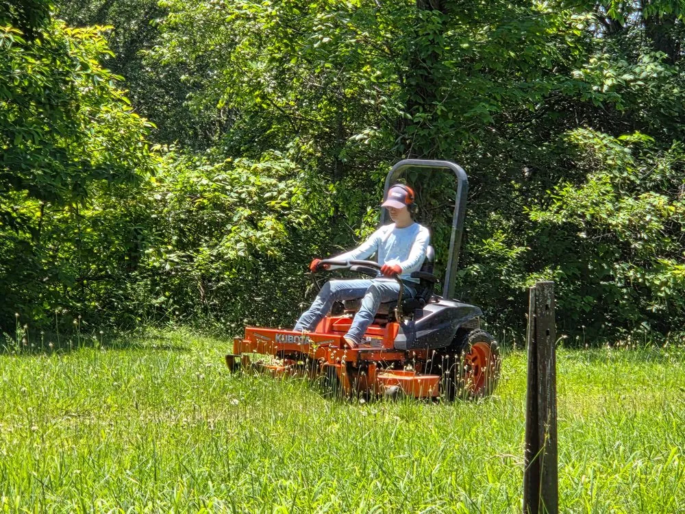 Professional lawn mowing service in St. Louis, MO by Nathan’s Lawn