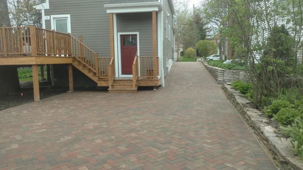 Top-rated yard maintenance experts serving Highland Park, IL - National Brick Pavers & Stone Co.