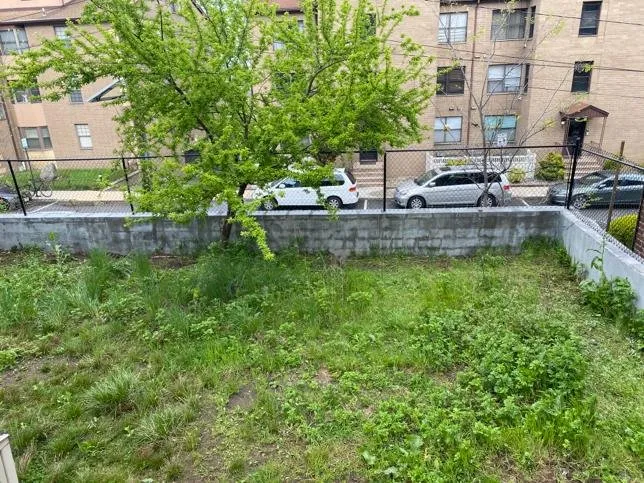 Professional yard maintenance in Fairview, NJ - National General Construction Landscaping