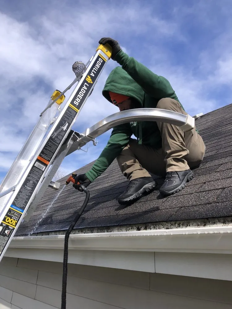 Custom lawn care service experts serving Naperville, IL - National Yard Work