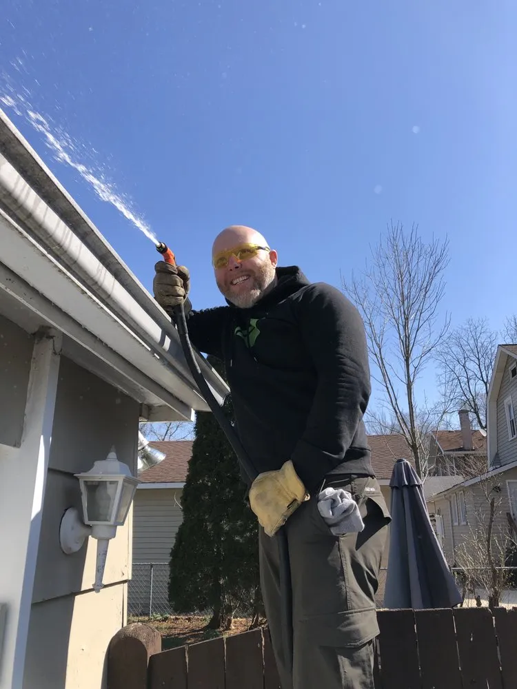 Custom lawn mowing service in Naperville, IL by National Yard Work