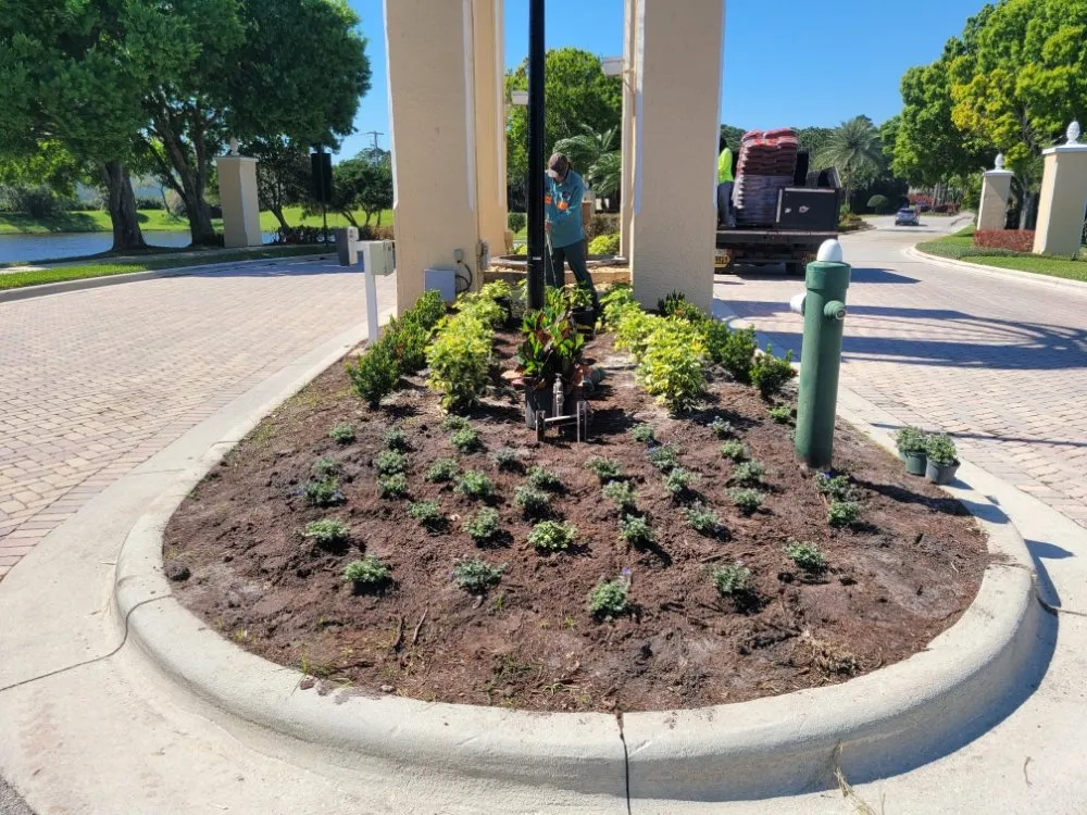 Custom yard cleanup service in port st lucie, FL - Native Control Services