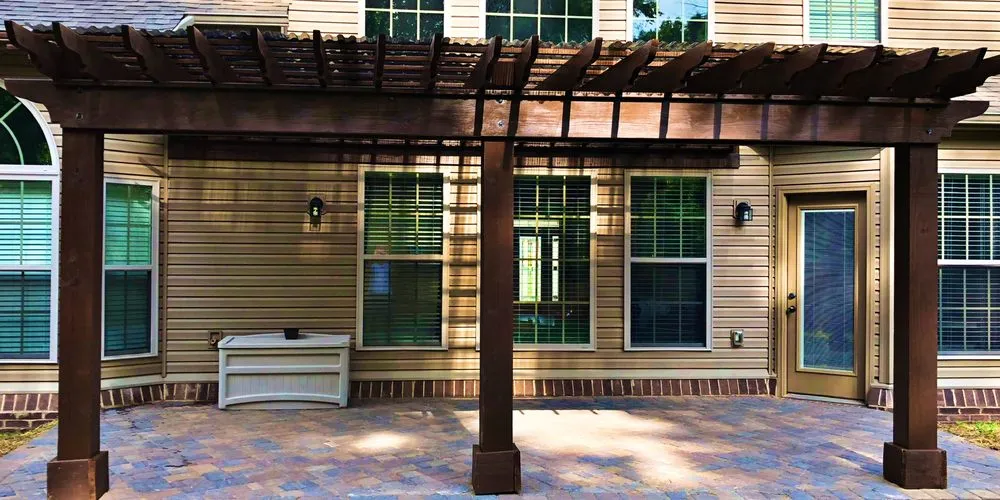 Custom landscape design for homes in Louisville, TN by Native Design & Hardscape