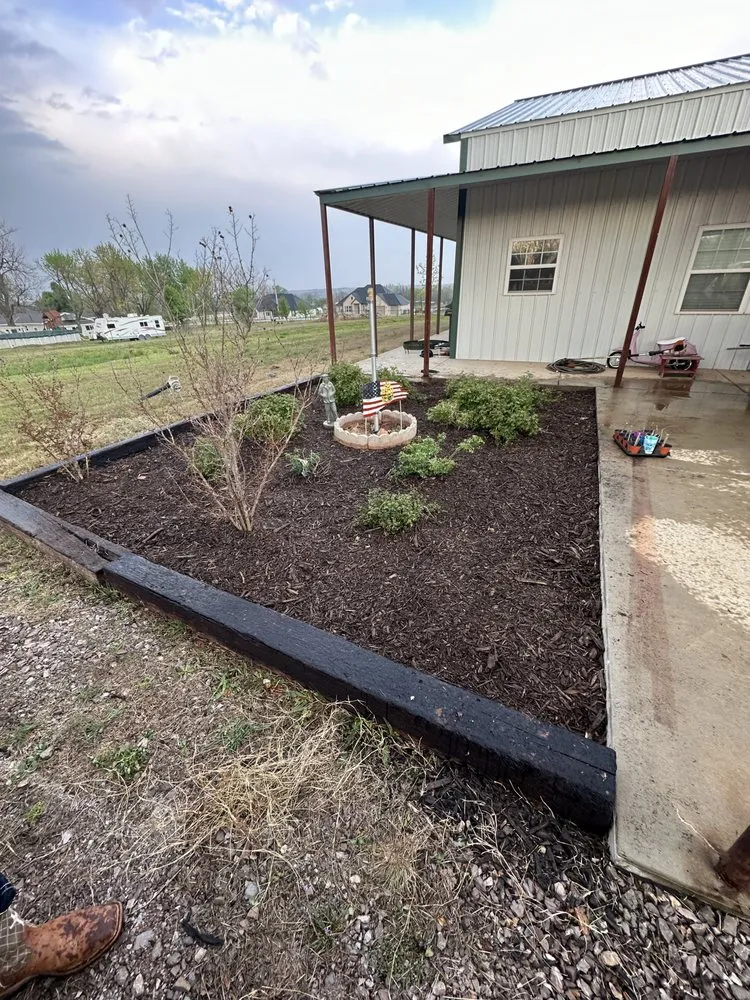 Professional garden landscaping near you across Tuttle, OK - Native turf