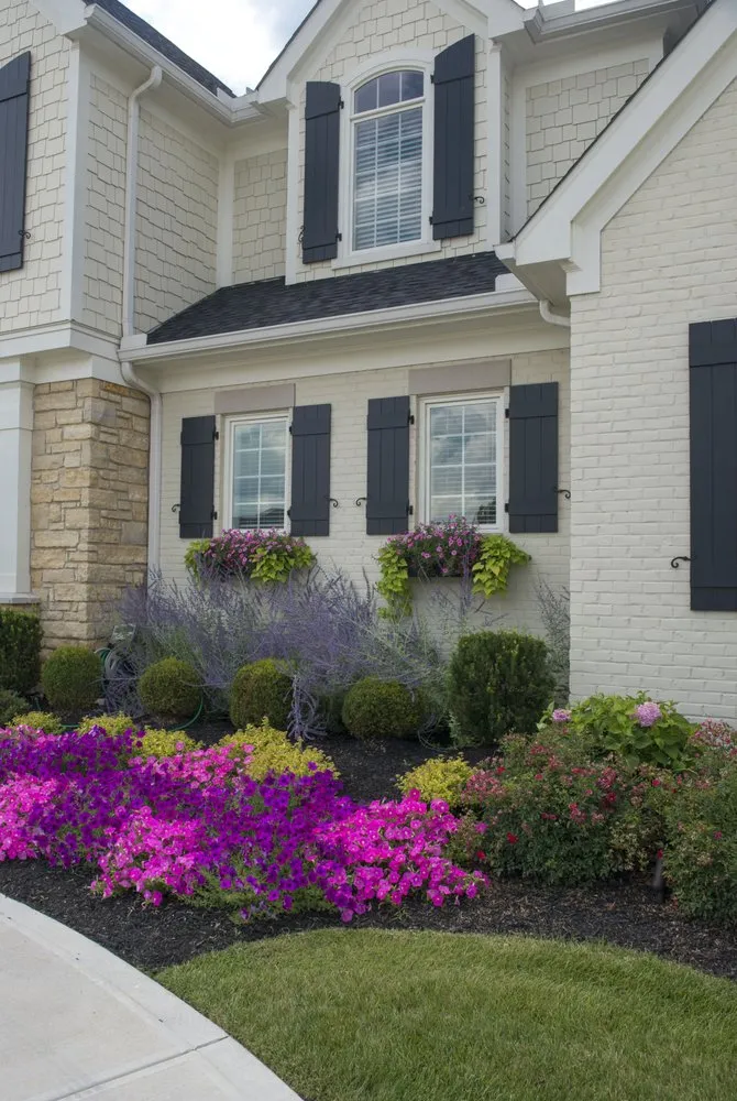 Custom lawn mowing service experts serving Mason, OH - Natorp's Landscape