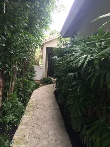 Custom yard maintenance in Davie, FL - Natural Art Landscape & Design