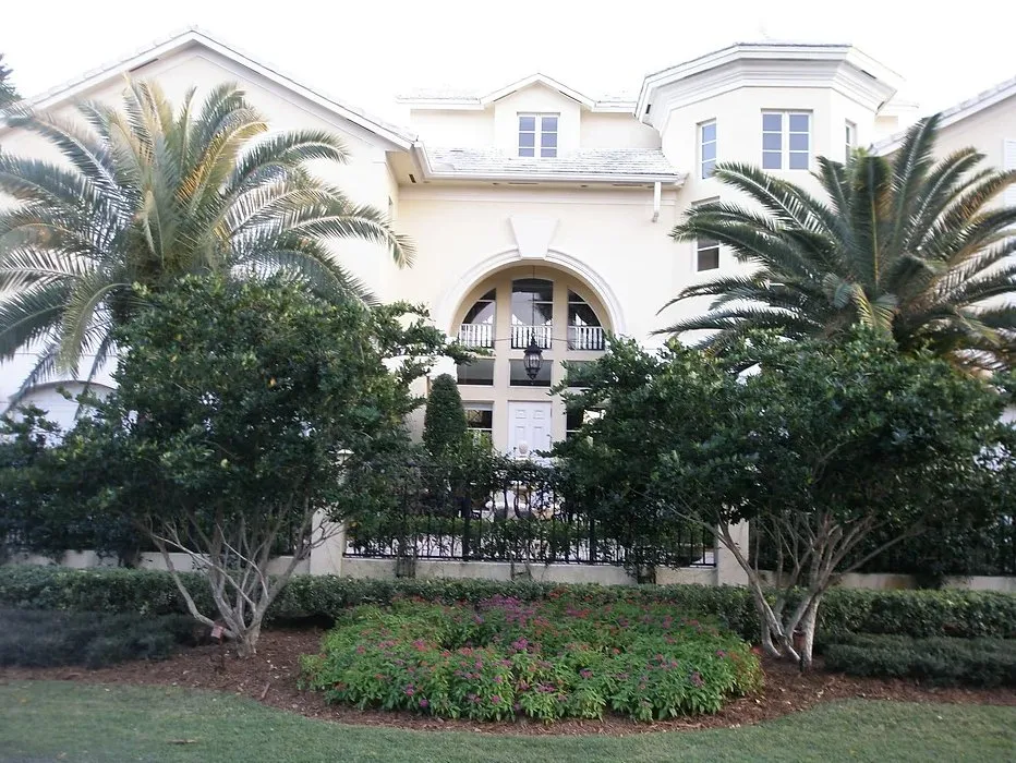 Reliable lawn mowing service experts serving Davie, FL - Natural Art Landscape & Design