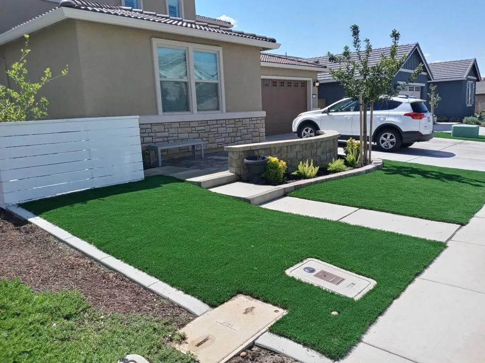 Custom outdoor landscaping for year-round maintenance in Stockton, CA by Natural Creations