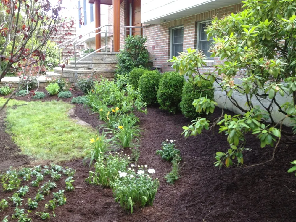 Top-rated residential landscaping experts serving Yorktown Heights, NY - Natural Greenscapes