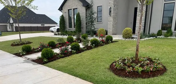 Natural Landscaping Logo