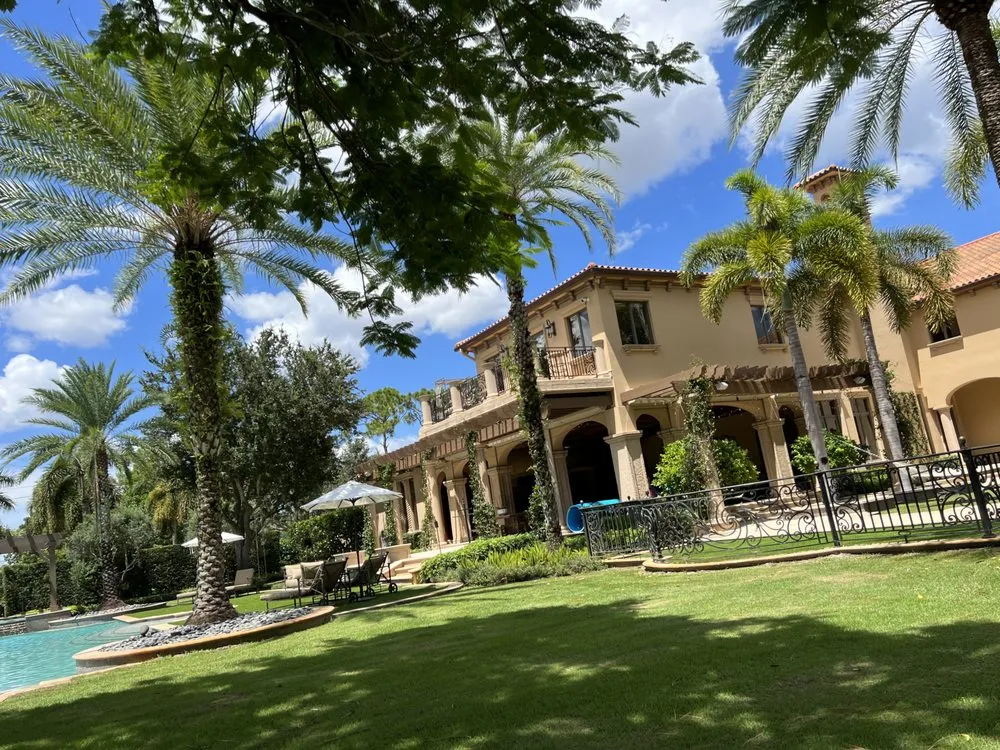 Affordable landscape design for beautiful yards in Naples, FL by Natural lawn Maintenance