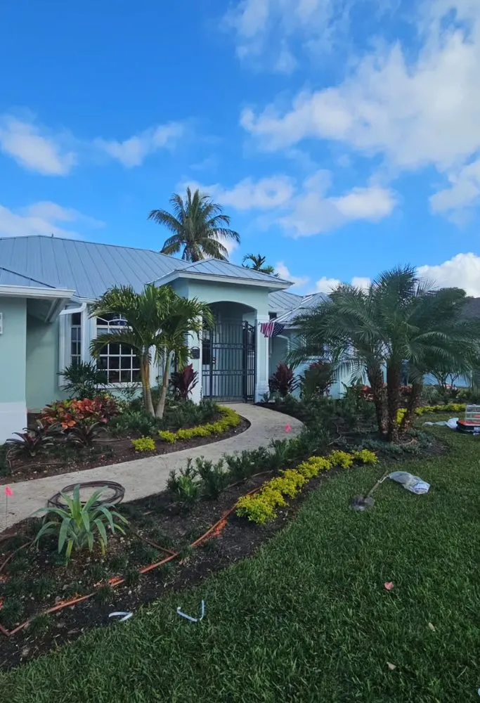 Expert lawn care service experts serving Loxahatchee, FL - Natural View Landscape