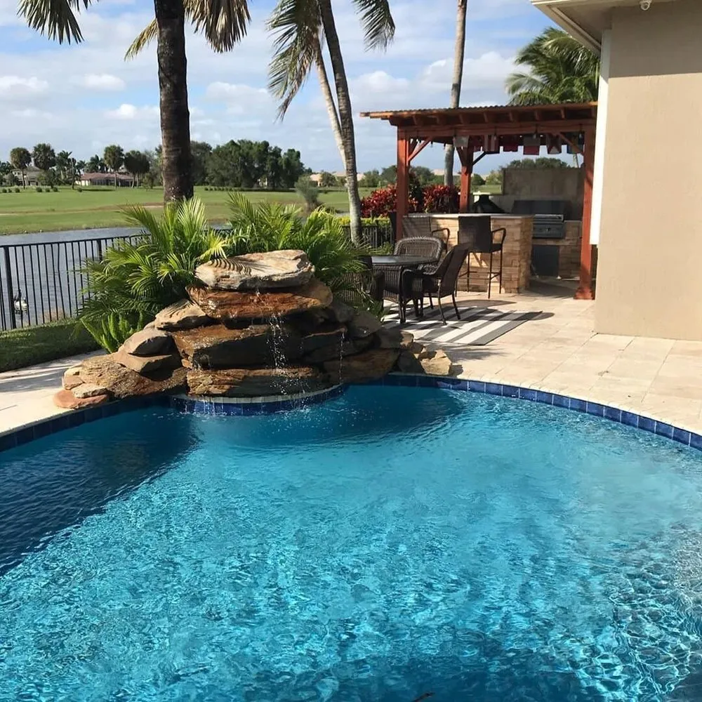 Professional garden landscaping in Parkland, FL by Natural Wonders Landscaping