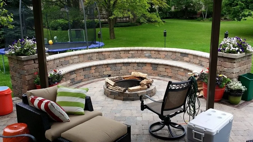 Trusted lawn mowing service in Oswego, IL - Natural World Landscaping