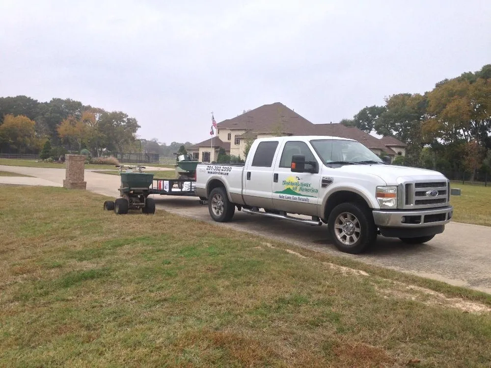 Affordable yard maintenance in Fulshear, TX by NaturaLawn of America
