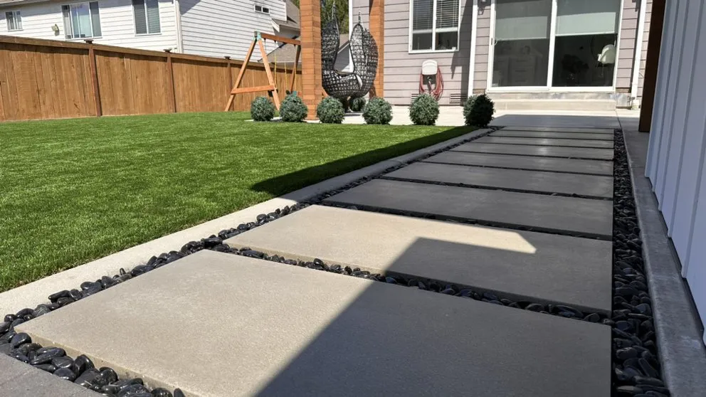 Expert garden landscaping in Federal Way, WA by Nature Breeze Landscaping & Hardscape