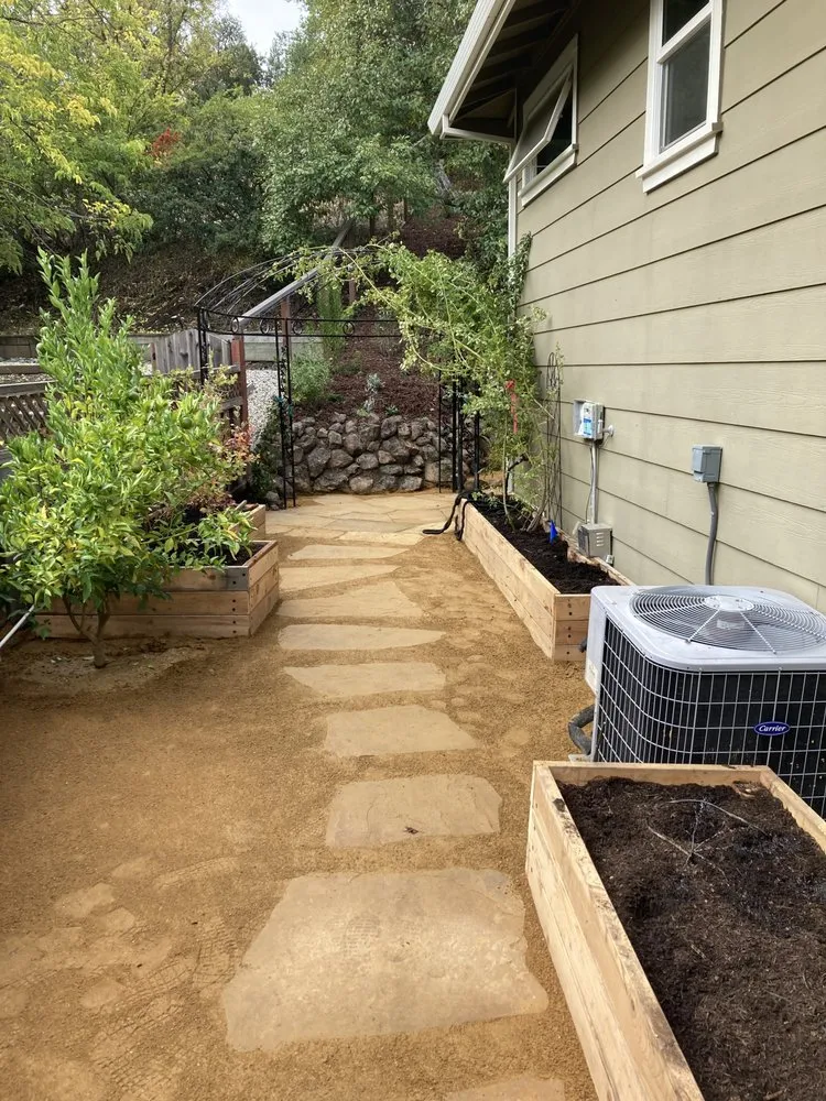 Local lawn mowing service experts serving Hercules, CA - Nature Builder Landscape Construction