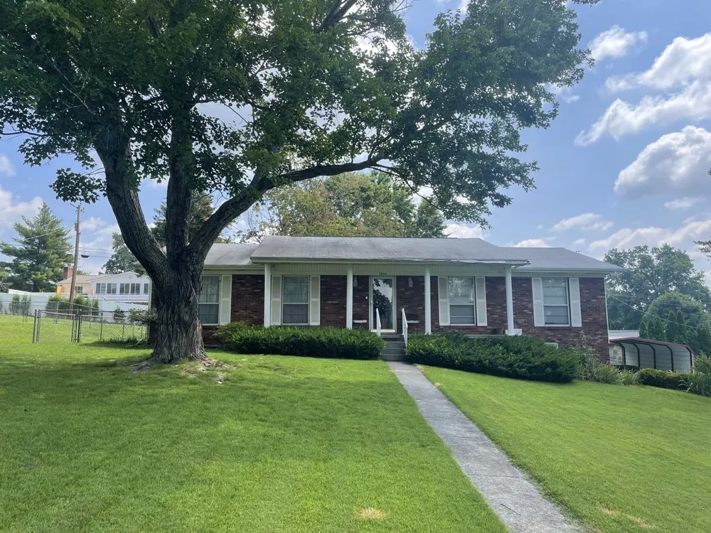 Professional outdoor landscaping experts serving Knoxville, TN - Nature Craft Home