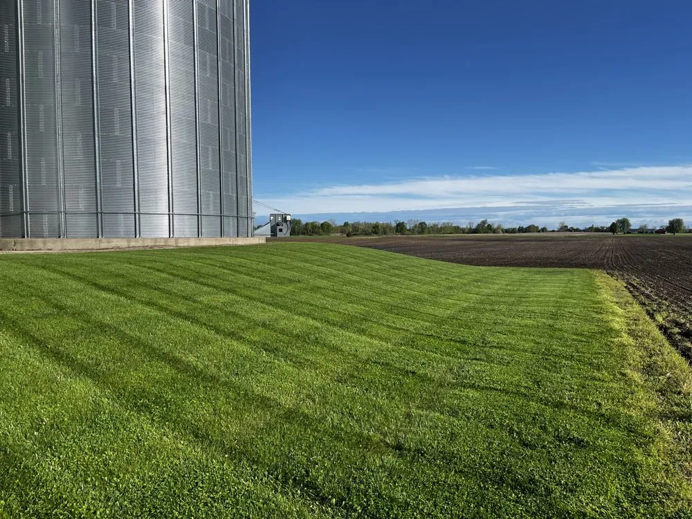 Local garden landscaping experts serving Lapeer, MI - Nature Is Art Lawncare