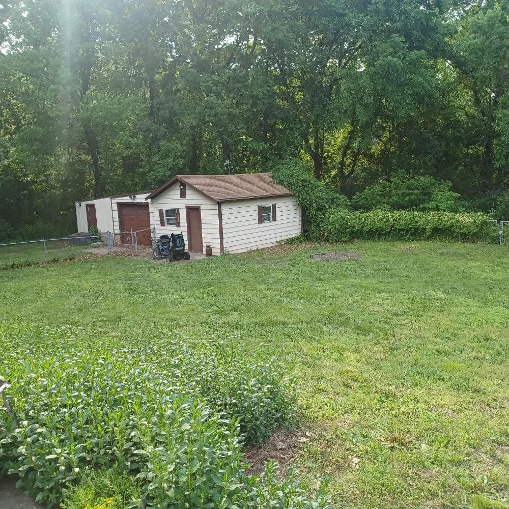 Professional lawn mowing service in Kansas City, KS - Nature Needs LawnCare