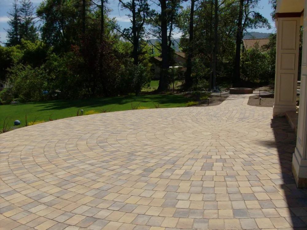 Expert outdoor landscaping experts serving Brentwood, CA - Nature Works