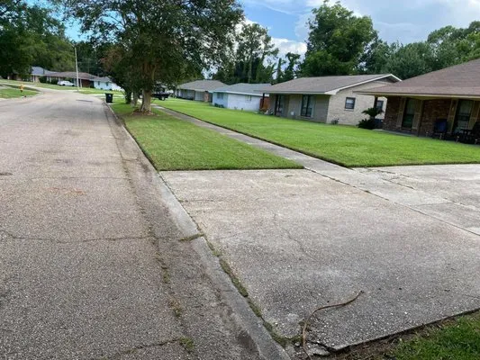 Nature Works Lawn Care Logo