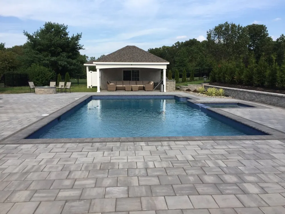 Professional lawn care service experts serving Somerville, NJ - Nature's Apprentice