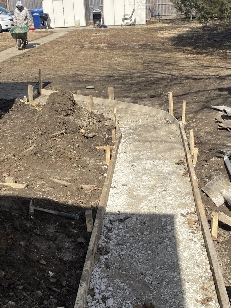 Expert garden landscaping in Elgin, IL by Nature's Best Concrete