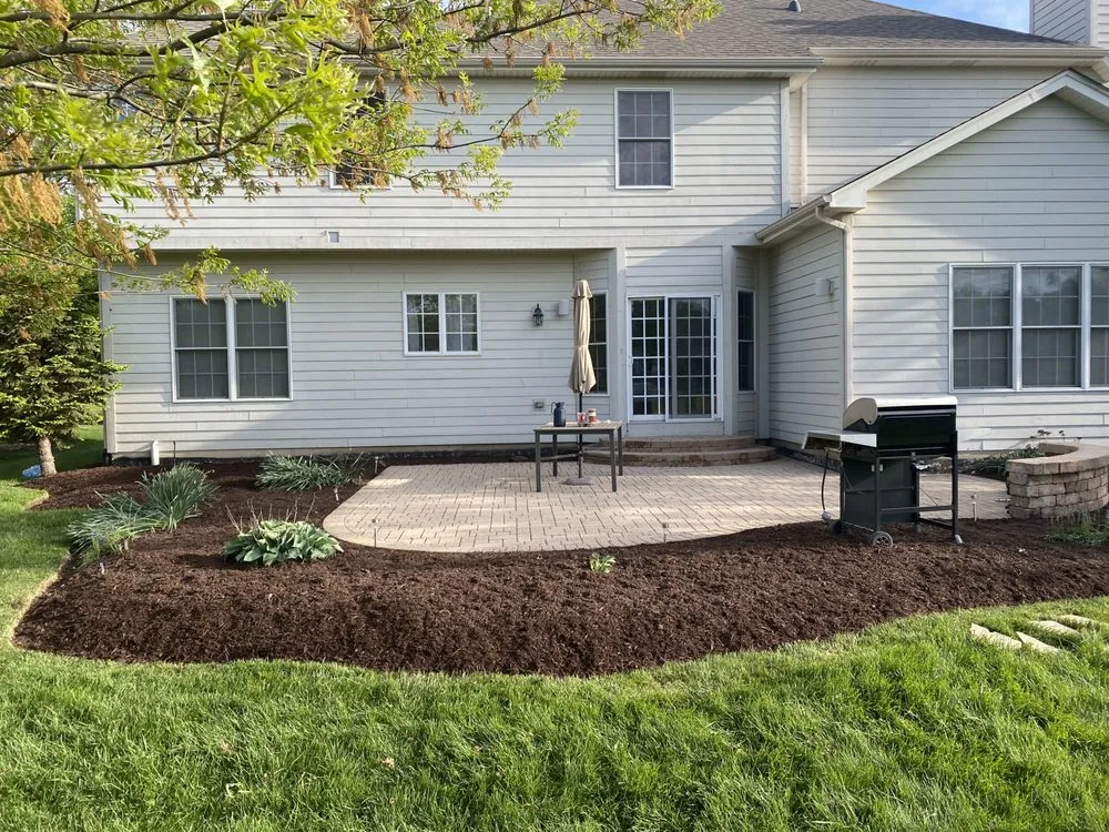 Professional lawn care service experts serving Elgin, IL - Nature's Best Concrete