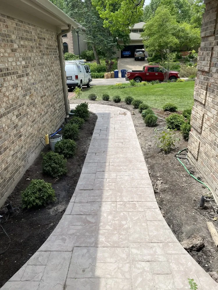 Professional residential landscaping in Elgin, IL by Nature's Best Concrete
