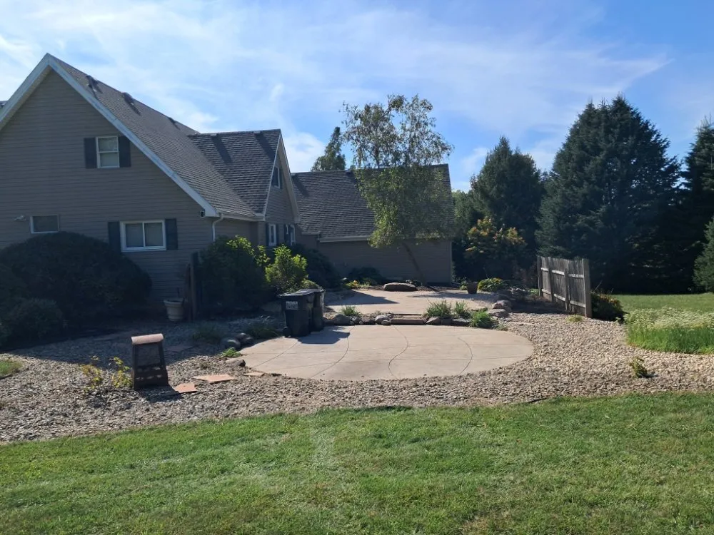 Affordable lawn mowing service experts serving Omaha, NE - Nature's Caretakers