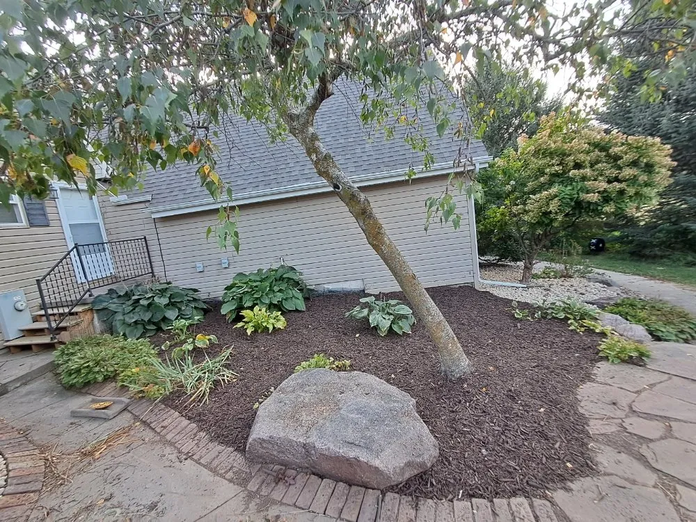 Top-rated lawn mowing service for beautiful yards across Omaha, NE - Nature's Caretakers