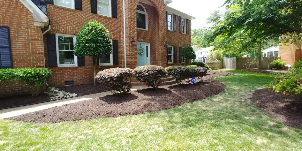 Expert garden landscaping in Crystal River, FL by Nature's Choice Lawn Care