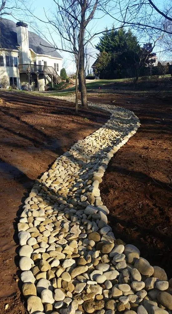 Top-rated lawn care service with custom design in Dawsonville, GA by Nature's Color