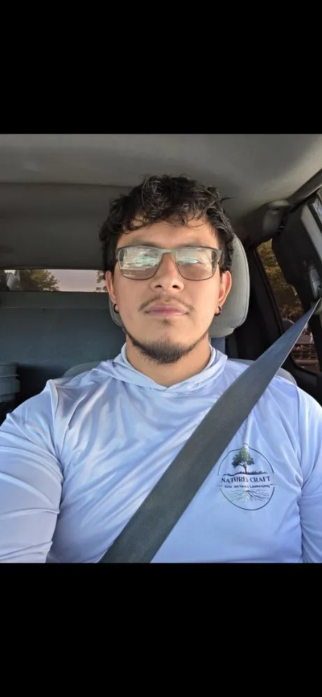 Custom yard maintenance for beautiful yards in Houston, TX by Nature's Craft