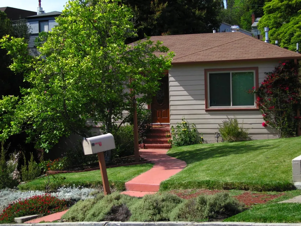 Reliable lawn mowing service with custom design across Berkeley, CA - Nature's Creations
